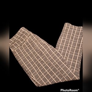 EUC Adrianna Papell Black and White Pants Size 8